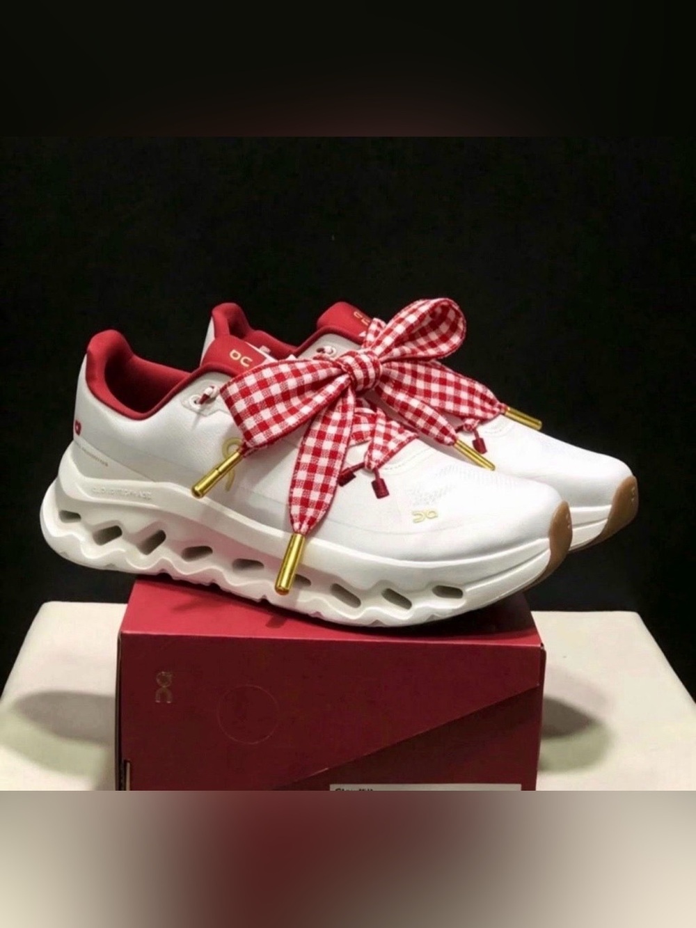 On Running Cloudswift White Women’s Shoes Red Gingham Laces (Size 6.5) - NEW!